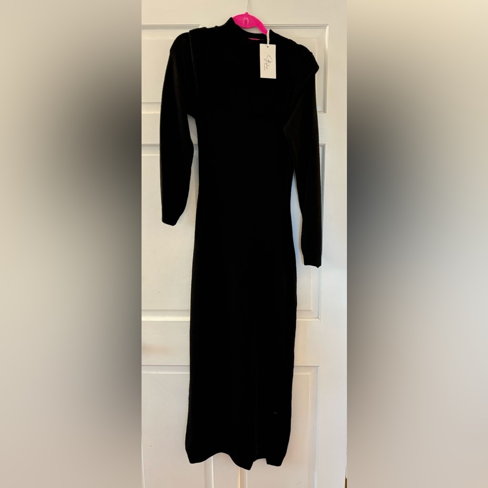 Mock neck sweater dress 🖤 - Picture 5 of 7